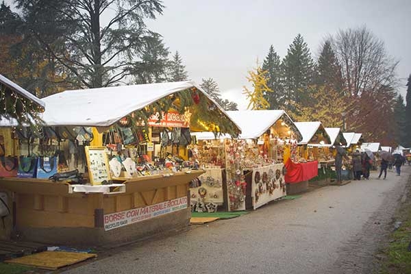 Mercatino di Natale a Levico Terme VIAGGI IN GIORNATA